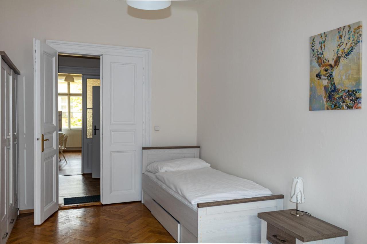 Welcome Hostel & Apartments Praguecentre Bagian luar foto